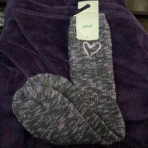 NWT AERIE CREW SOCKS. dark blue and purple with a heart. One size. Very soft